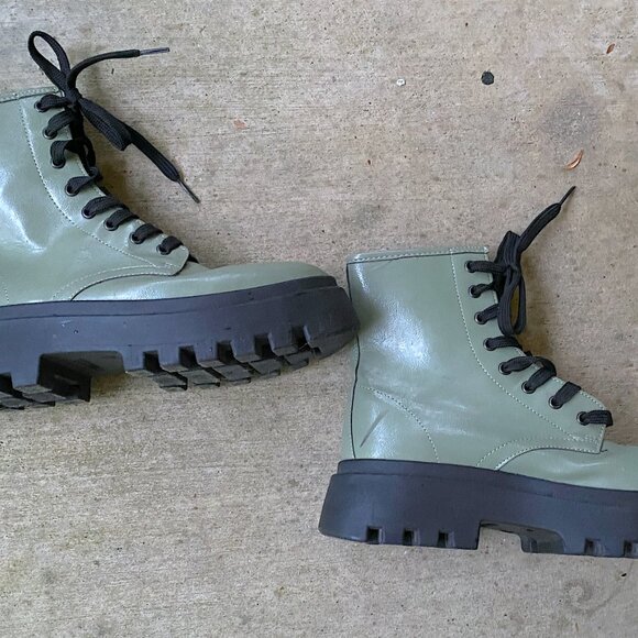 ASOS DESIGN Adventure Green Patent Chunky Lace Up Boots with Lug Sole - Picture 2 of 9